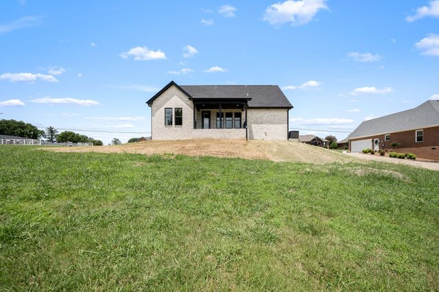 28 Houston Hills Dr, Woodbury, TN 37190