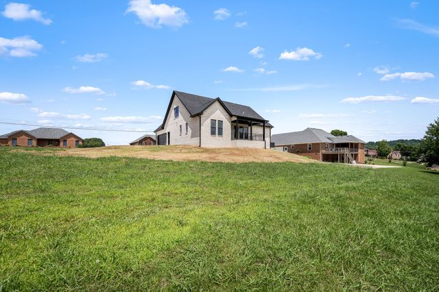 28 Houston Hills Dr, Woodbury, TN 37190