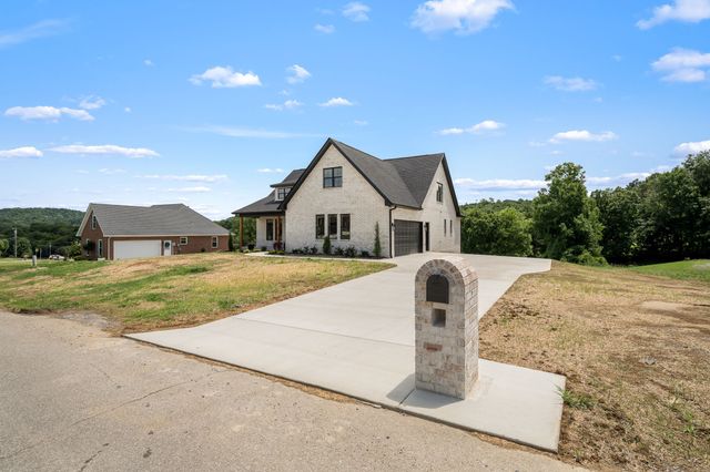28 Houston Hills Dr, Woodbury, TN 37190