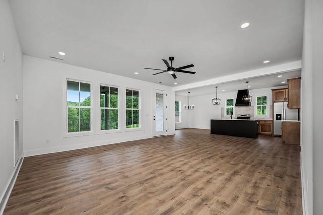 28 Houston Hills Dr, Woodbury, TN 37190