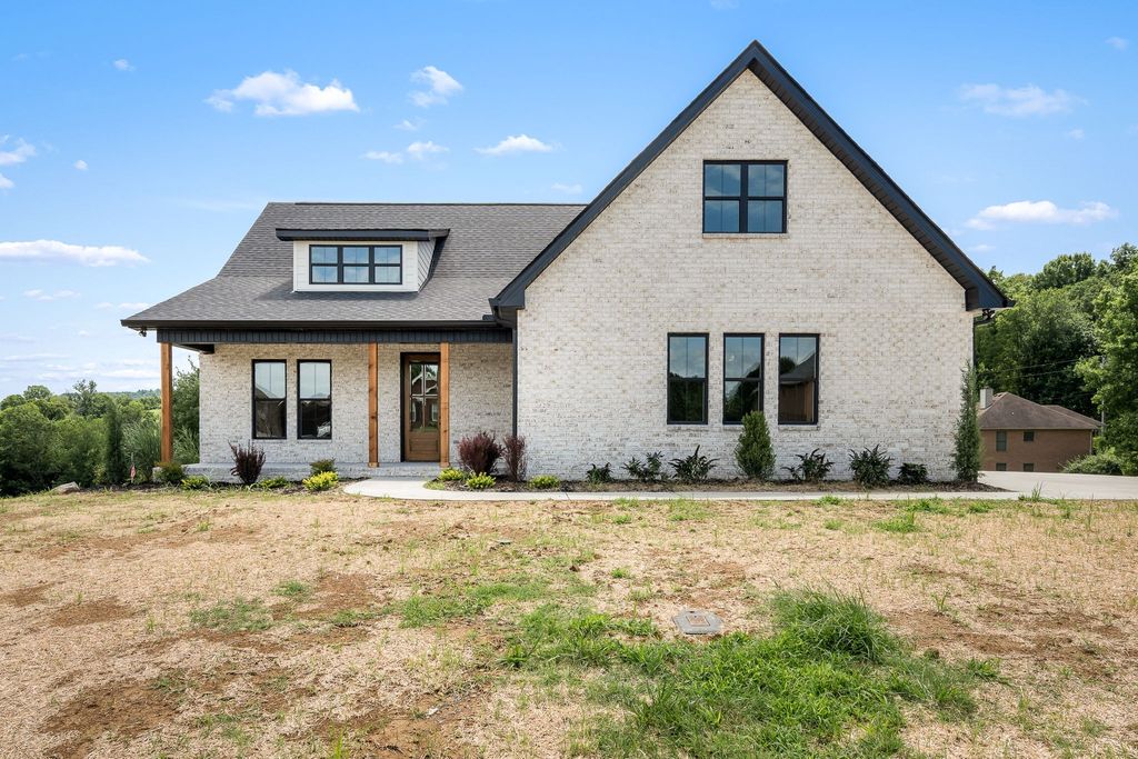 28 Houston Hills Dr, Woodbury, TN 37190