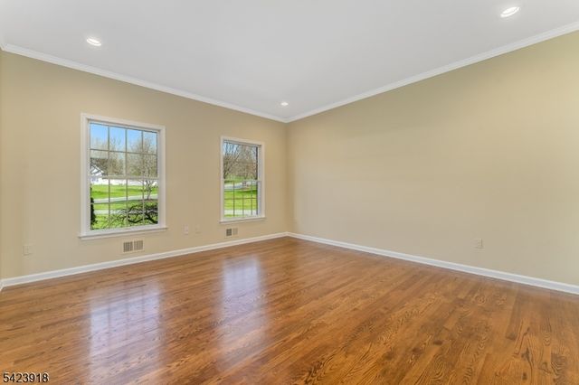 36 Grove Farm Rd, Union Twp., NJ 08867