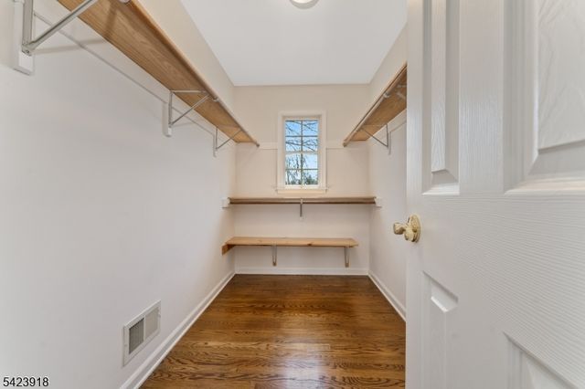 36 Grove Farm Rd, Union Twp., NJ 08867