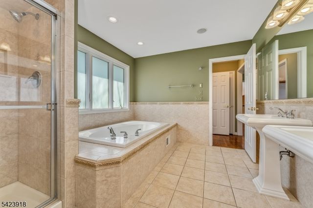 36 Grove Farm Rd, Union Twp., NJ 08867