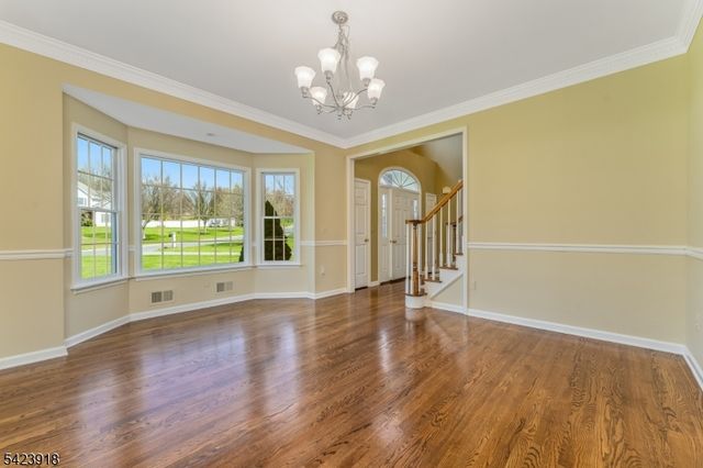 36 Grove Farm Rd, Union Twp., NJ 08867