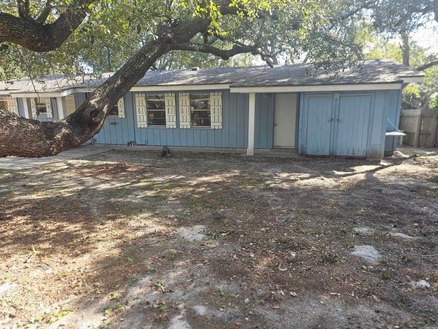 217 Griffith Drive, Rockport, TX 78382