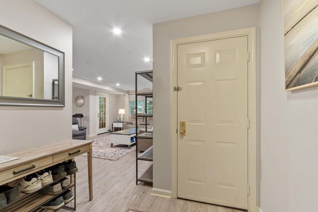28 America Way 3, Salem, MA 01970