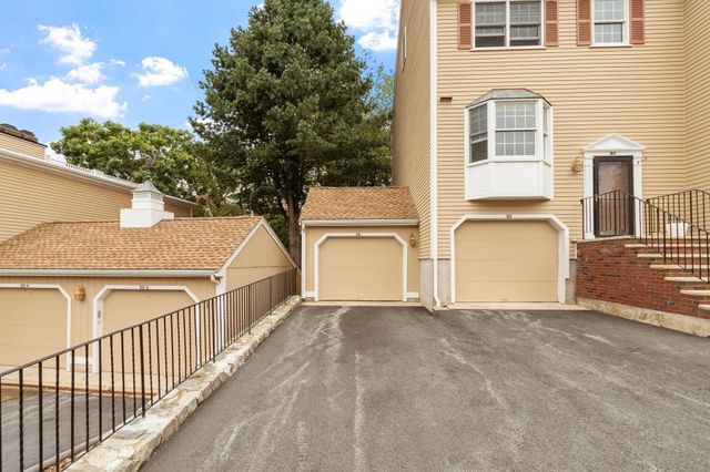 28 America Way 3, Salem, MA 01970