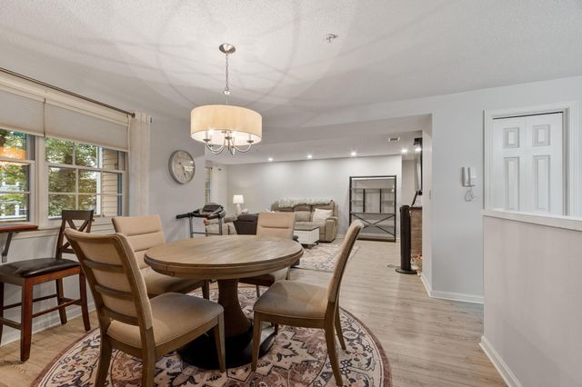 28 America Way 3, Salem, MA 01970