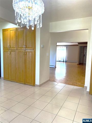 18 Jani, Clifton, NJ 07013