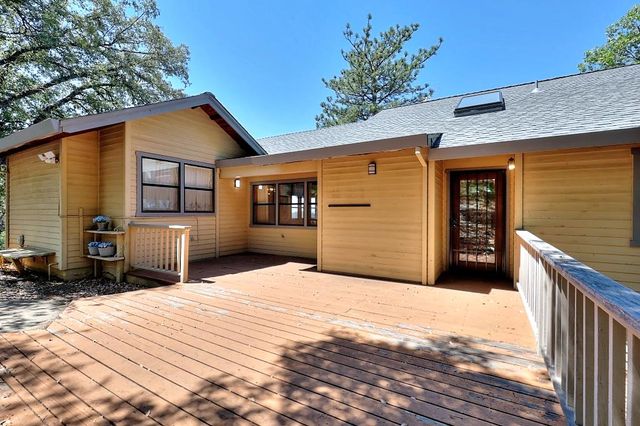 12825 Mierkey Rd, Pine Grove, CA 95665