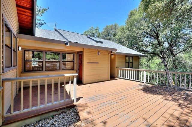 12825 Mierkey Rd, Pine Grove, CA 95665