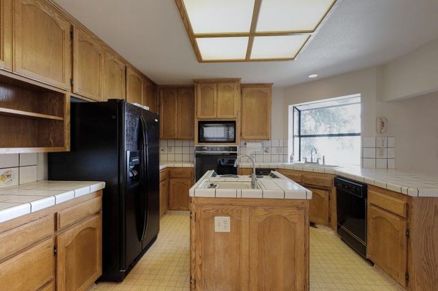 12825 Mierkey Rd, Pine Grove, CA 95665