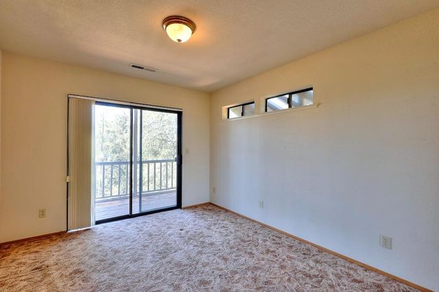 12825 Mierkey Rd, Pine Grove, CA 95665