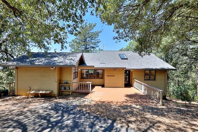 12825 Mierkey Rd, Pine Grove, CA 95665