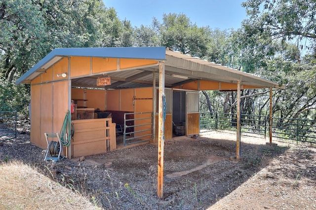 12825 Mierkey Rd, Pine Grove, CA 95665