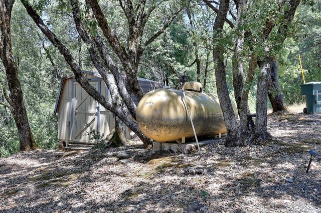 12825 Mierkey Rd, Pine Grove, CA 95665