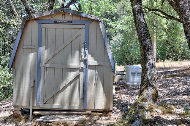 12825 Mierkey Rd, Pine Grove, CA 95665