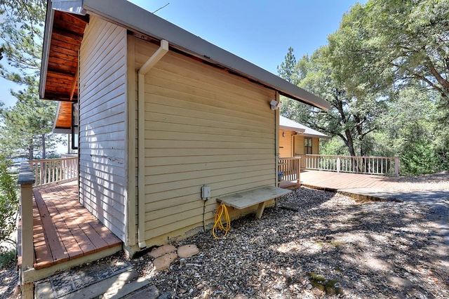 12825 Mierkey Rd, Pine Grove, CA 95665