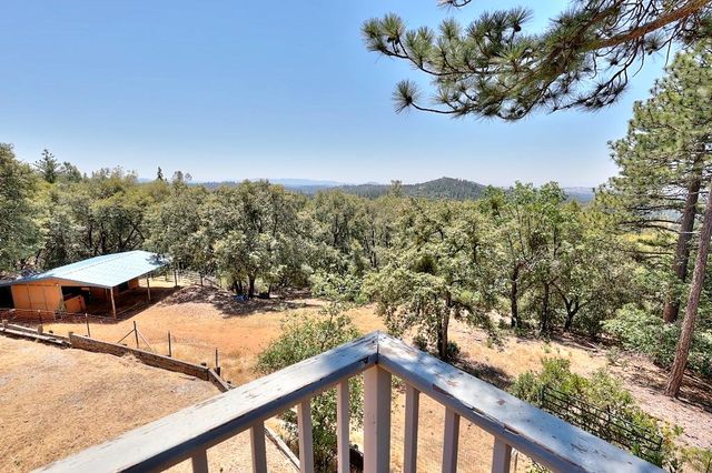 12825 Mierkey Rd, Pine Grove, CA 95665