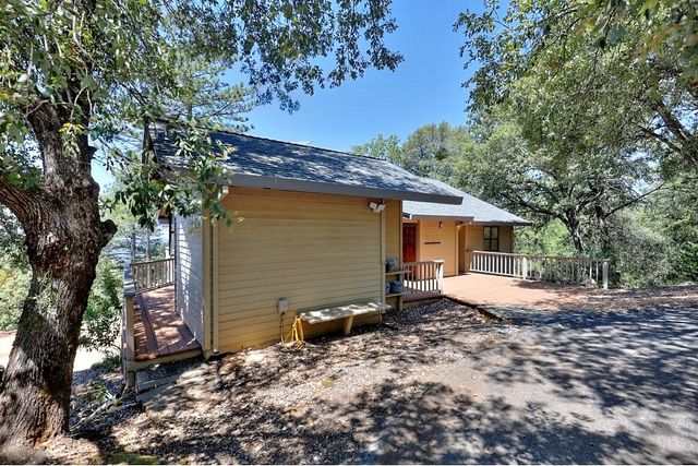 12825 Mierkey Rd, Pine Grove, CA 95665