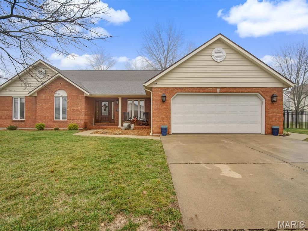 435 Paul Drive, Waterloo, IL 62298