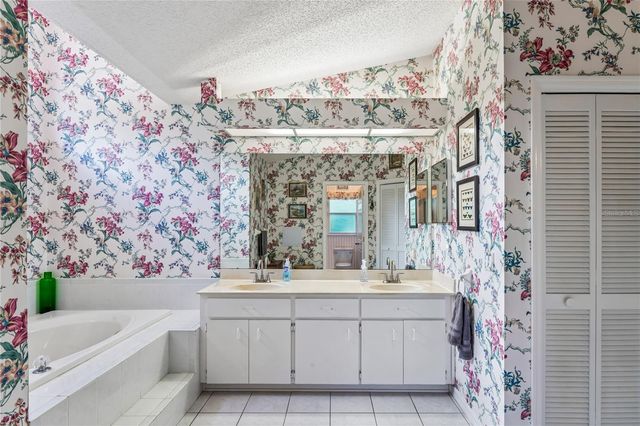 4 SPRUCE PINE COURT N, Homosassa, FL 34446