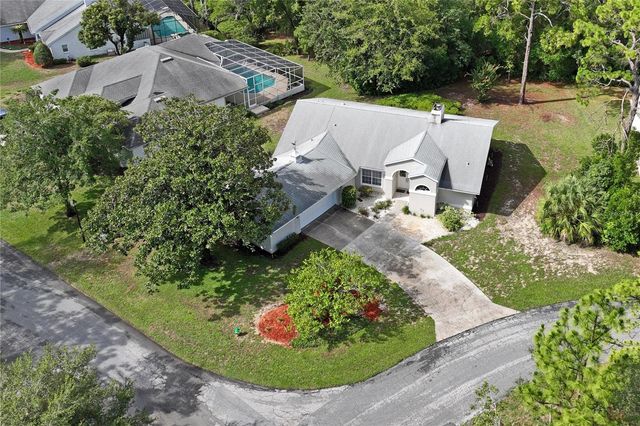 4 SPRUCE PINE COURT N, Homosassa, FL 34446