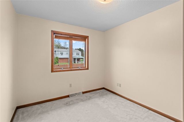 2735 4th St, Monroeville, PA 15146