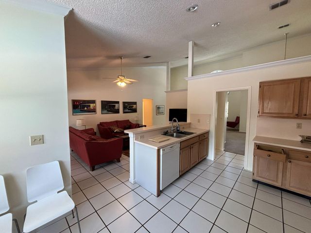 3145 Peachtree Way, Davie, FL 33328