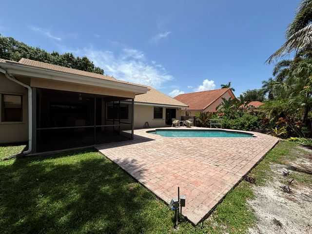 3145 Peachtree Way, Davie, FL 33328
