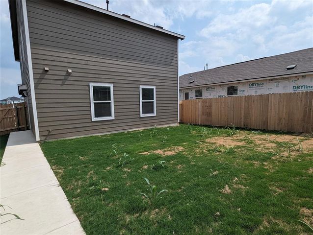 152 Avre LOOP, Kyle, TX 78640
