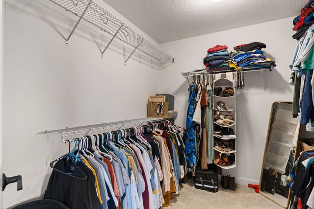 1217 W 64th Street, Davenport, IA 52806