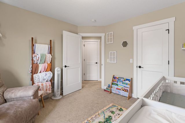 1217 W 64th Street, Davenport, IA 52806