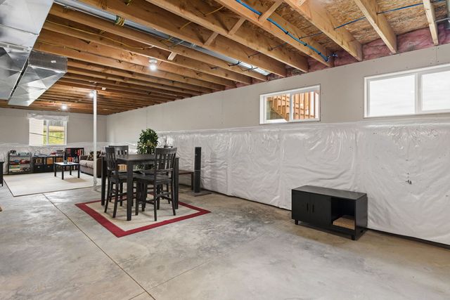 1217 W 64th Street, Davenport, IA 52806
