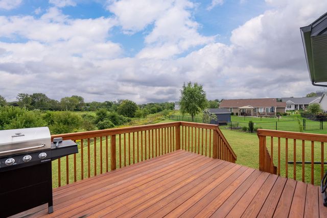1217 W 64th Street, Davenport, IA 52806