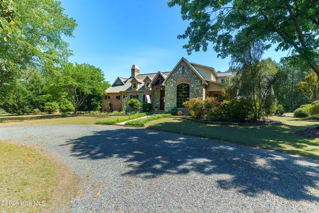 235 Griffin Lake Road, Vass, NC 28394