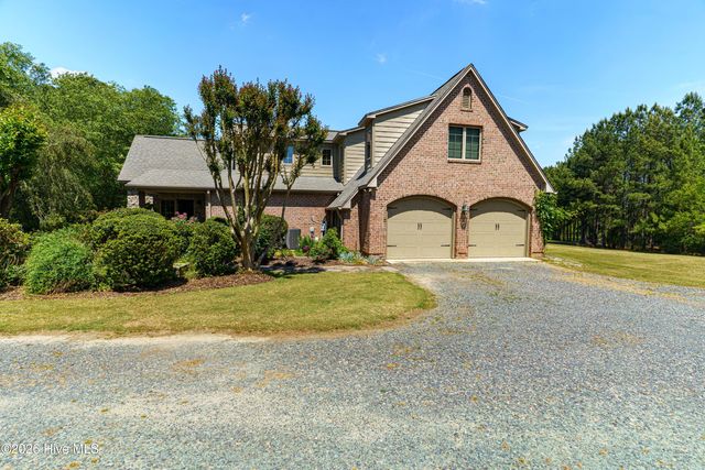 235 Griffin Lake Road, Vass, NC 28394