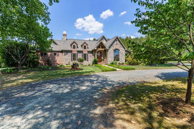 235 Griffin Lake Road, Vass, NC 28394