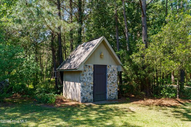 235 Griffin Lake Road, Vass, NC 28394