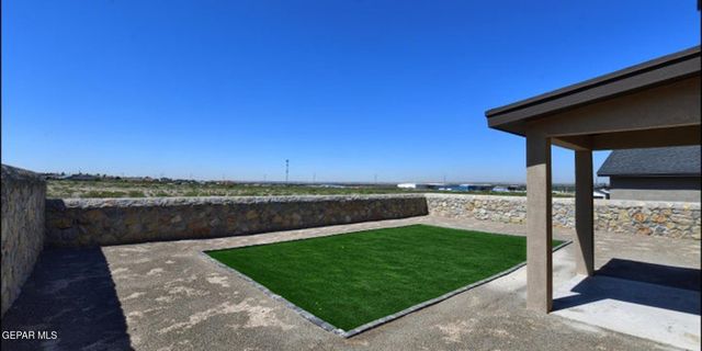 516 LOGWOOD Avenue, Canutillo, TX 79835