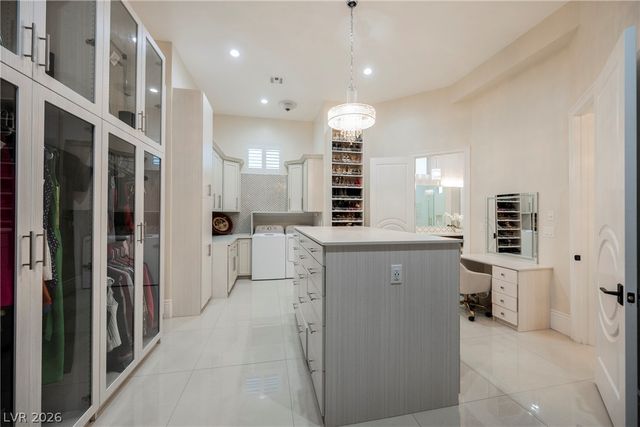 1721 South Tioga Way, Las Vegas, NV 89117