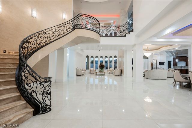 1721 South Tioga Way, Las Vegas, NV 89117