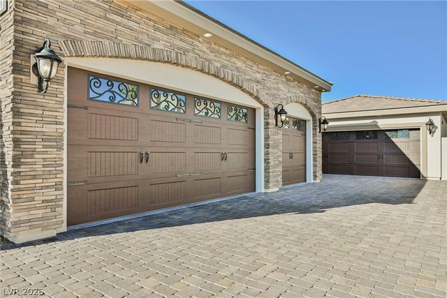 1721 South Tioga Way, Las Vegas, NV 89117