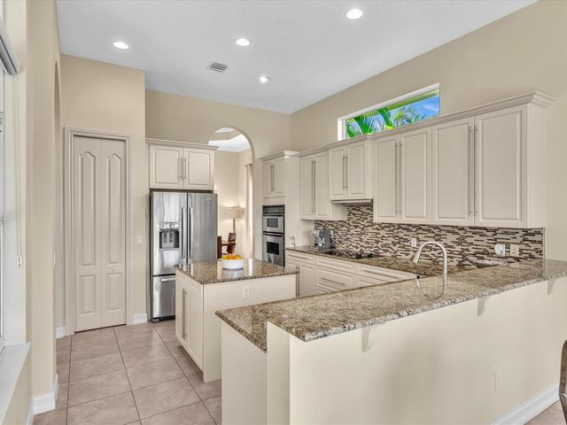 1286 RIVER REACH Drive, Vero Beach, FL 32967