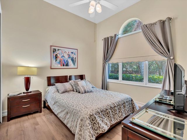 1286 RIVER REACH Drive, Vero Beach, FL 32967