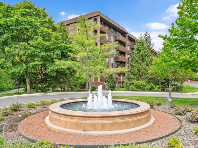 120 Lakeview Drive 417, Bloomingdale, IL 60108