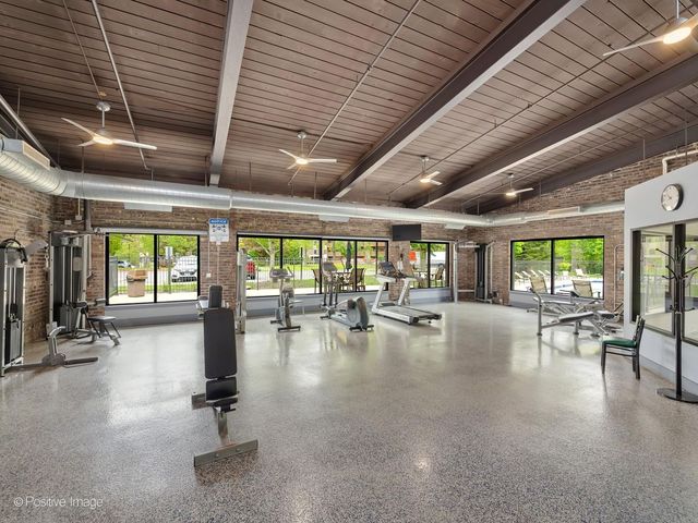 120 Lakeview Drive 417, Bloomingdale, IL 60108