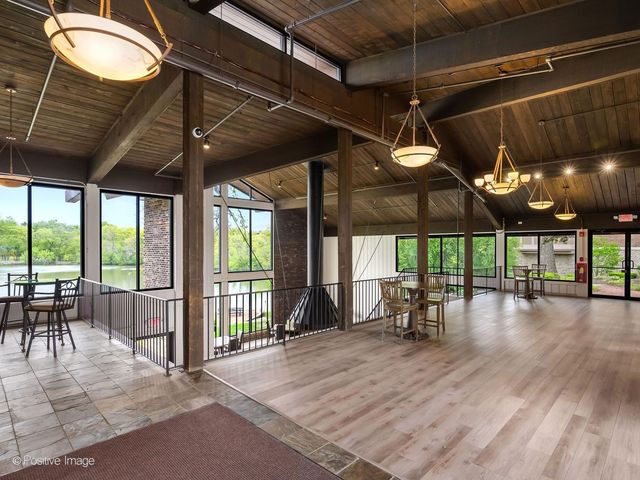 120 Lakeview Drive 417, Bloomingdale, IL 60108