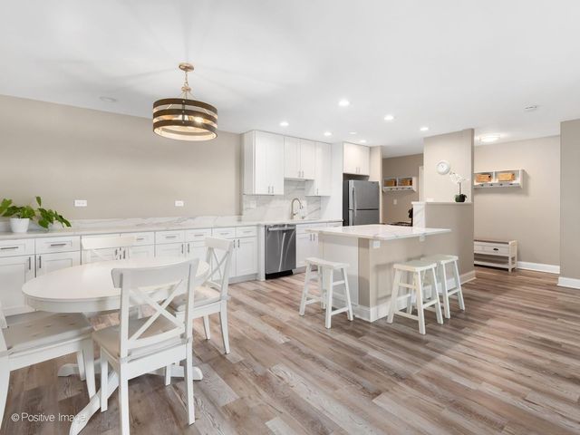 120 Lakeview Drive 417, Bloomingdale, IL 60108